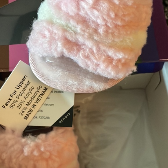 Newborn Ugg slides - Picture 2 of 6